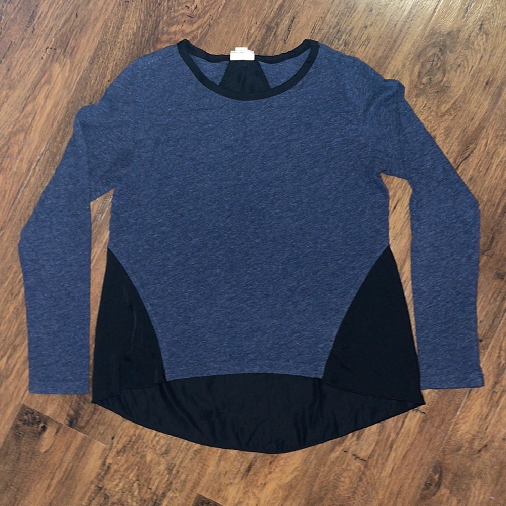 Converse All-star Women’s High-Low Long Sleeve Top sz medium